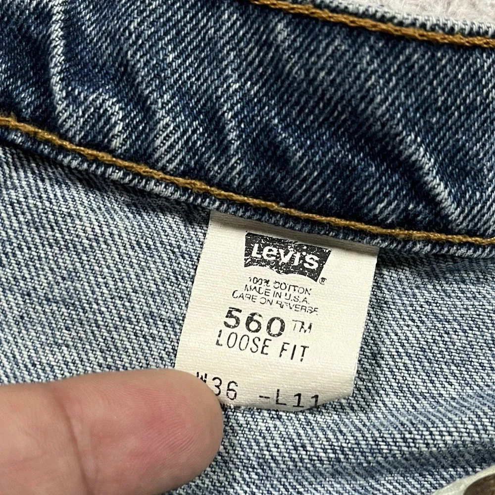 Vintage Levis 560 Shorts Mens 36 Blue Made USA Denim Baggy Jorts Loose Fit